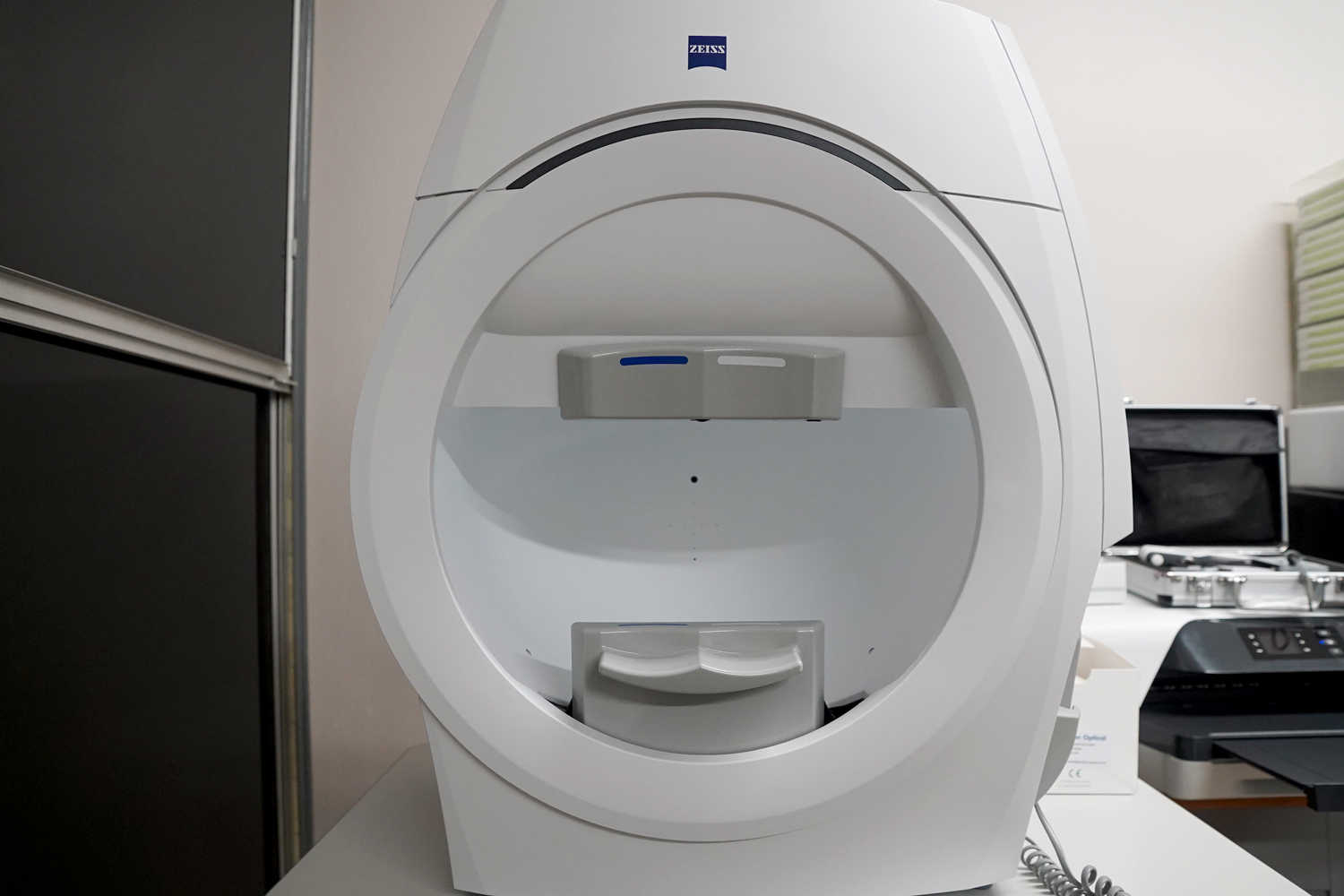 DH Thomas uses cuttingedge technology for eye care DH